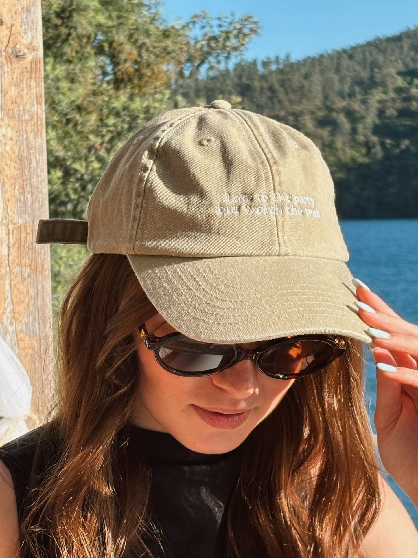 THE HAT CLOCK BEIGE